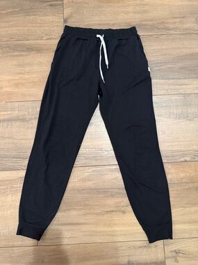 Like new- Vuori Black Drawstring Jogger Pants with White Tie - size medium